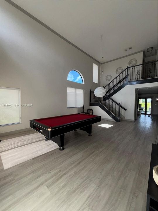 出租: $4,700 (4 贝兹, 2 浴室, 2293 平方英尺)