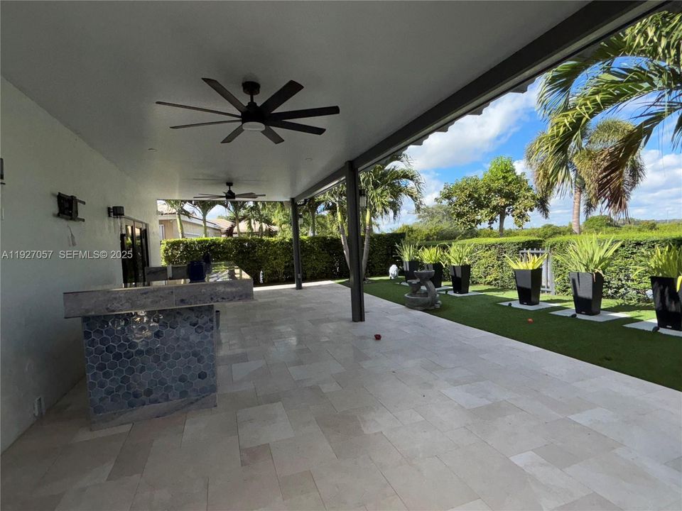 出租: $4,700 (4 贝兹, 2 浴室, 2293 平方英尺)