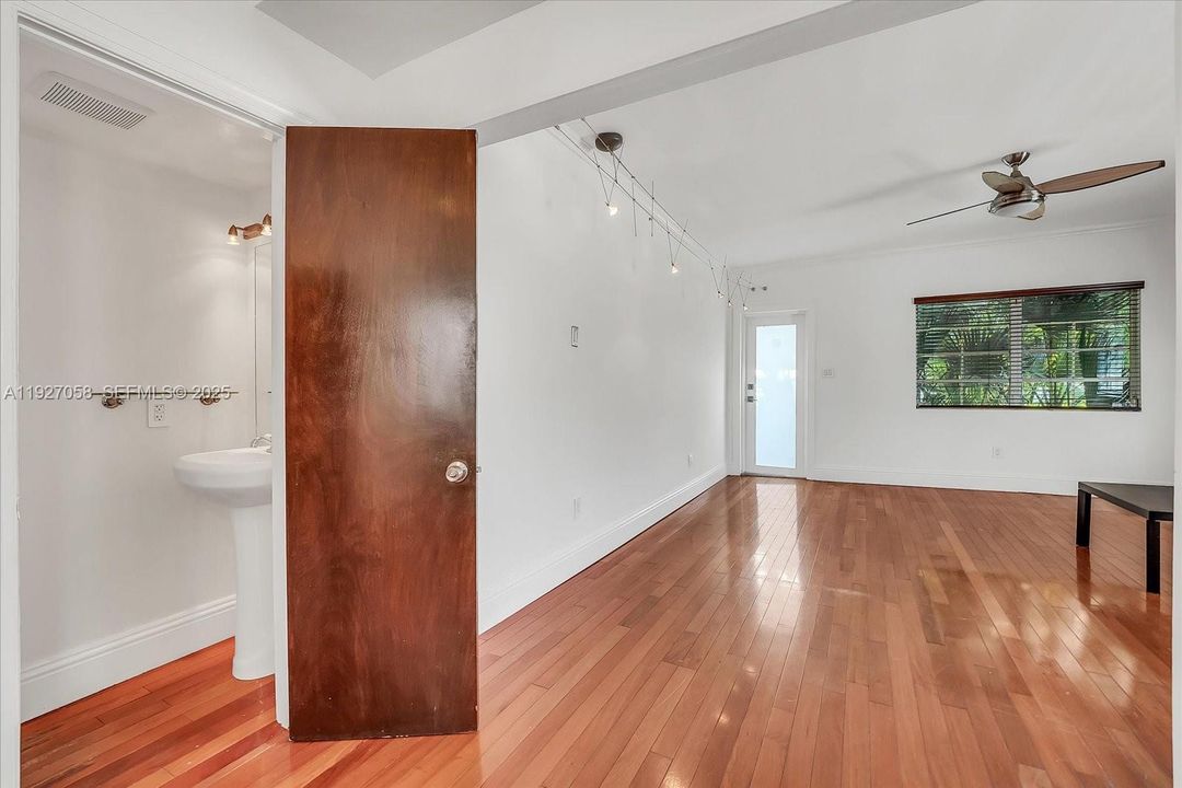 En Venta: $585,000 (2 camas, 1 baños, 1025 Pies cuadrados)