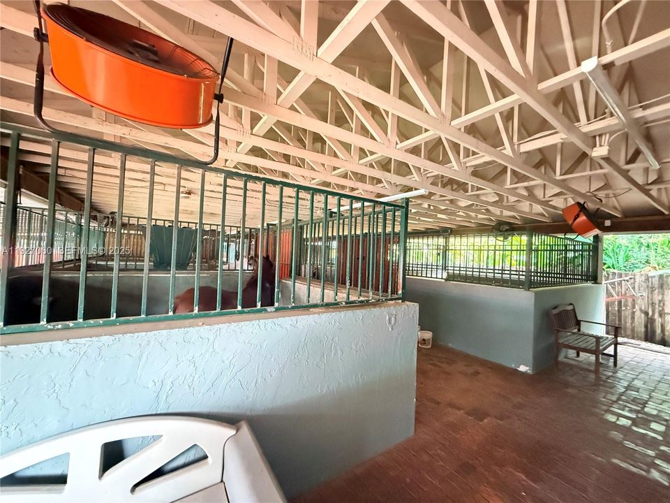 В аренду: $13,000 (4 спален, 3 ванн, 4260 Квадратных фут)