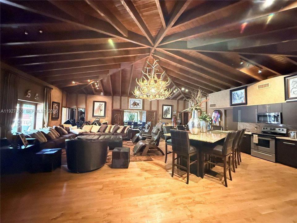 В аренду: $13,000 (4 спален, 3 ванн, 4260 Квадратных фут)