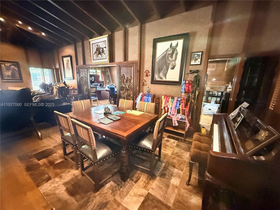 В аренду: $13,000 (4 спален, 3 ванн, 4260 Квадратных фут)