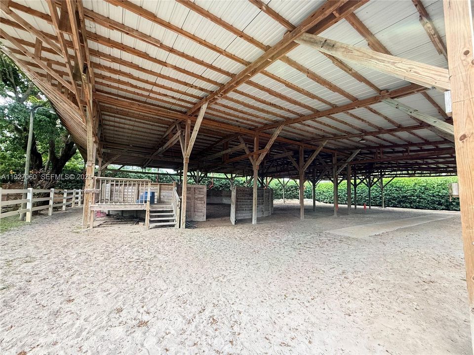 В аренду: $13,000 (4 спален, 3 ванн, 4260 Квадратных фут)