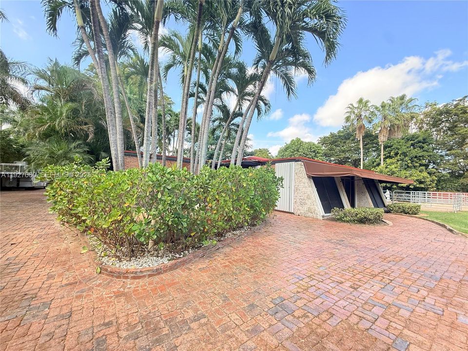 В аренду: $13,000 (4 спален, 3 ванн, 4260 Квадратных фут)