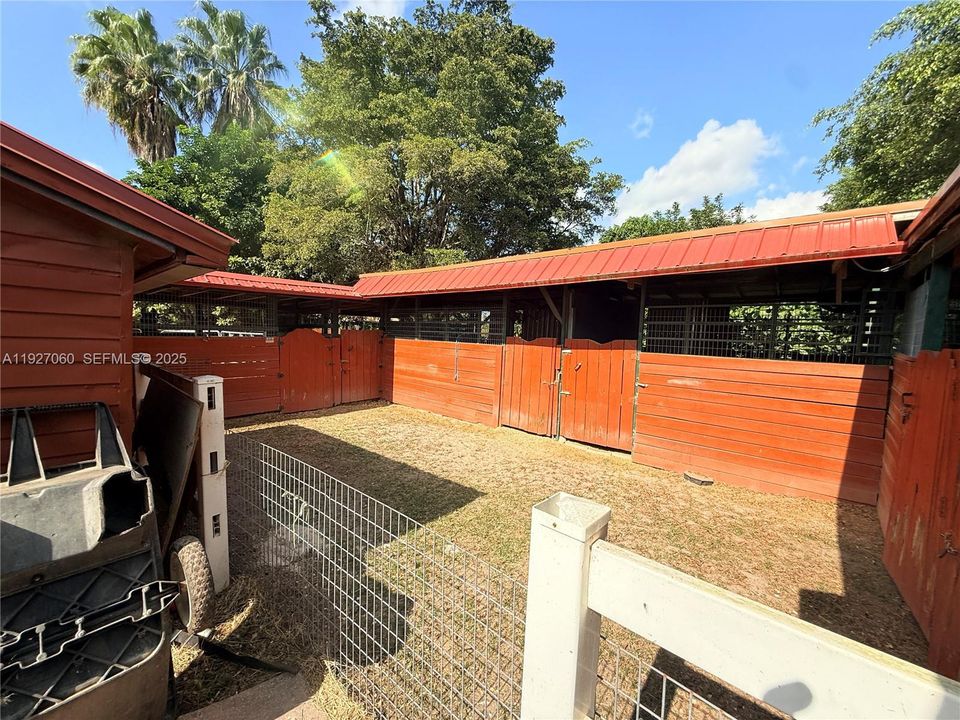 В аренду: $13,000 (4 спален, 3 ванн, 4260 Квадратных фут)