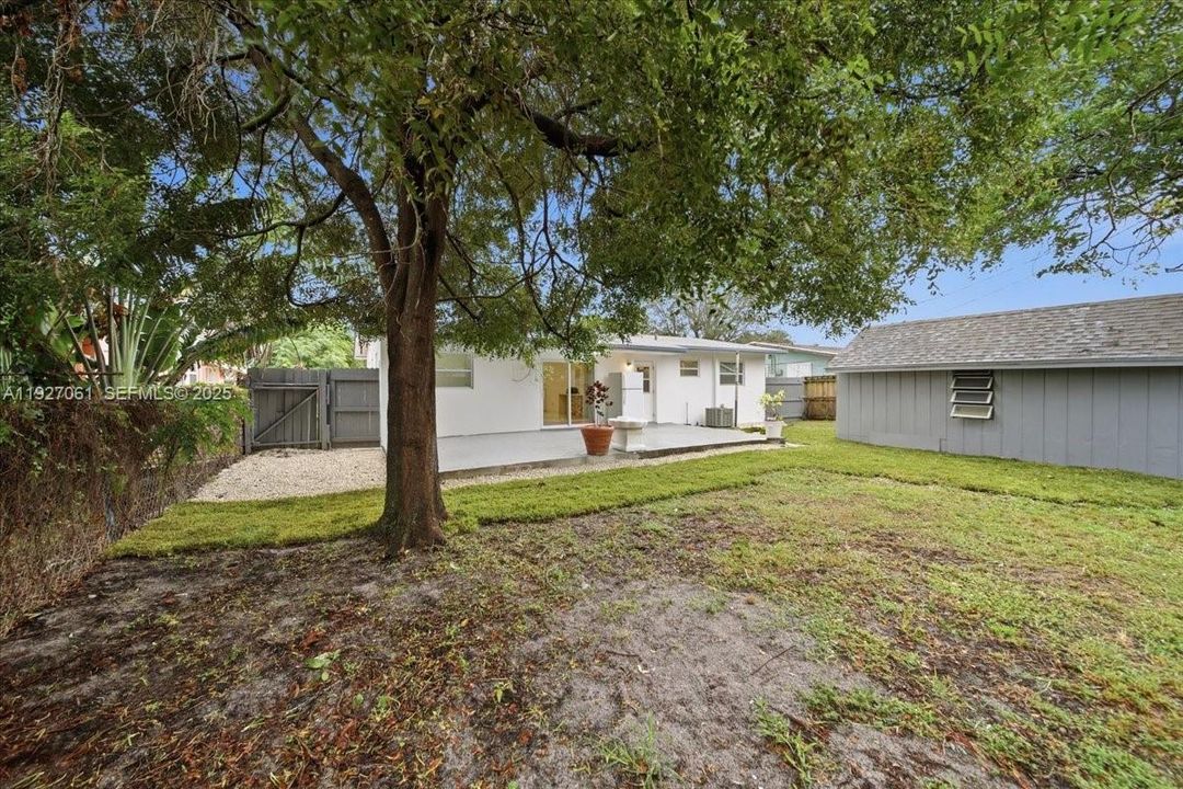 For Sale: $499,000 (3 beds, 2 baths, 1384 Square Feet)