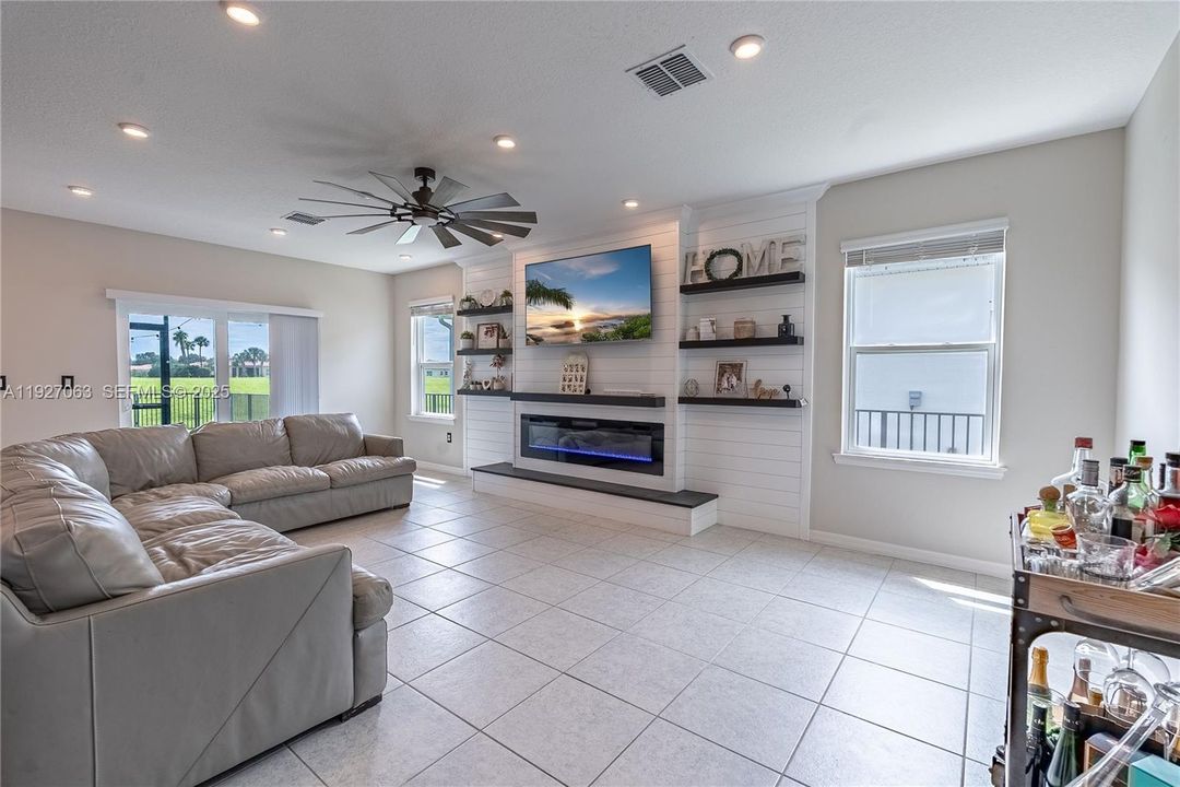 В аренду: $3,200 (3 спален, 2 ванн, 1616 Квадратных фут)