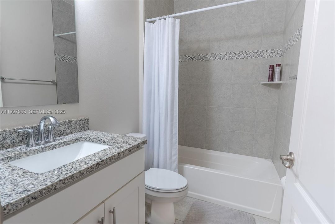 В аренду: $3,200 (3 спален, 2 ванн, 1616 Квадратных фут)