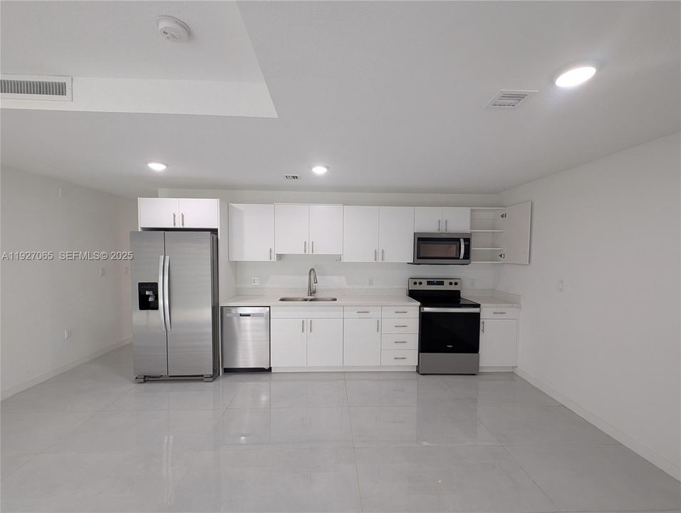 For Rent: $2,650 (4 beds, 3 baths, 1398 Square Feet)