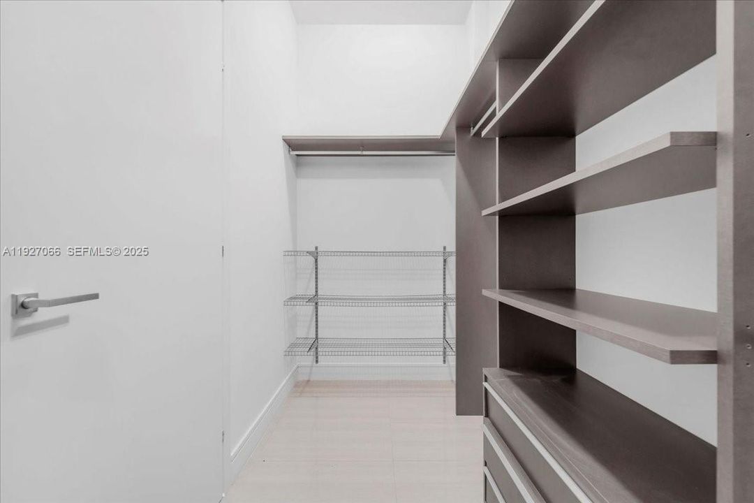 En Venta: $1,270,000 (2 camas, 3 baños, 1400 Pies cuadrados)