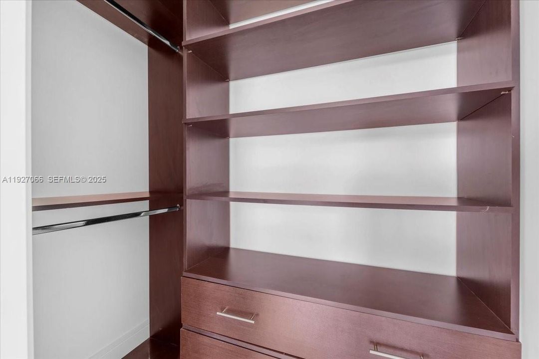 En Venta: $1,270,000 (2 camas, 3 baños, 1400 Pies cuadrados)