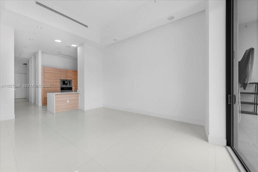 En Venta: $1,270,000 (2 camas, 3 baños, 1400 Pies cuadrados)