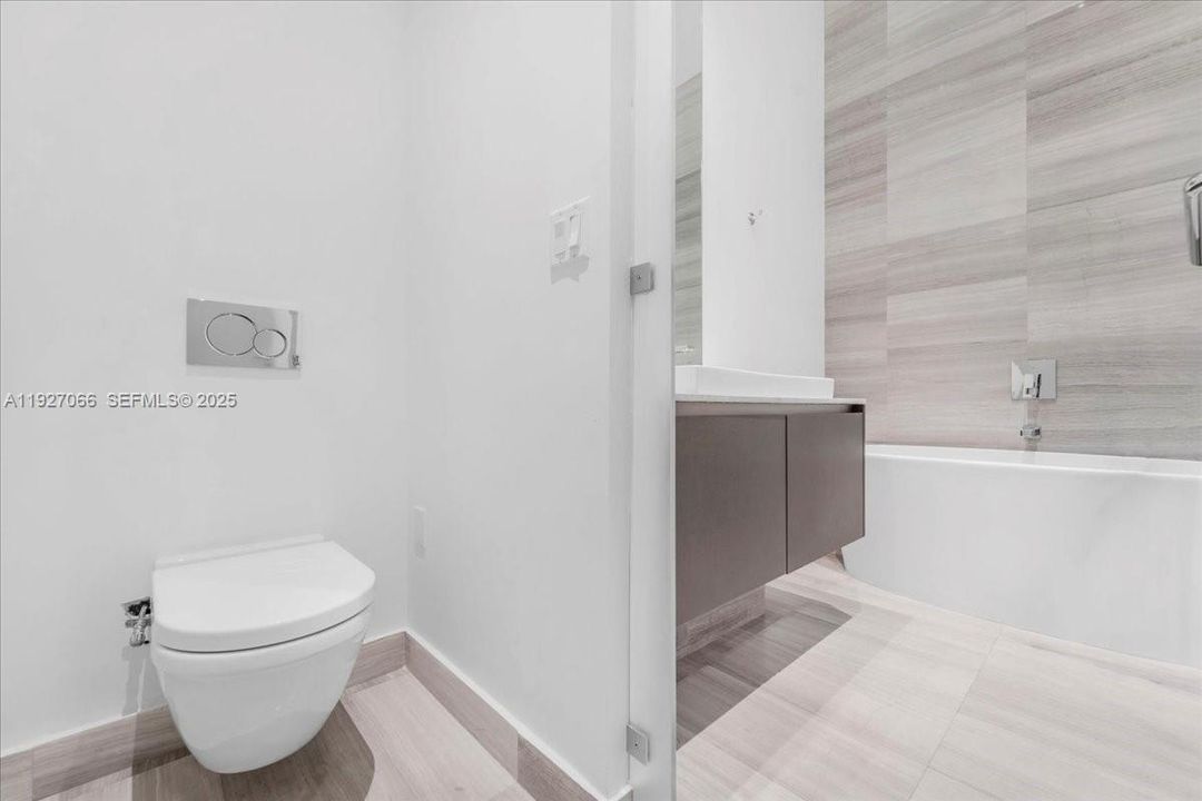 En Venta: $1,270,000 (2 camas, 3 baños, 1400 Pies cuadrados)