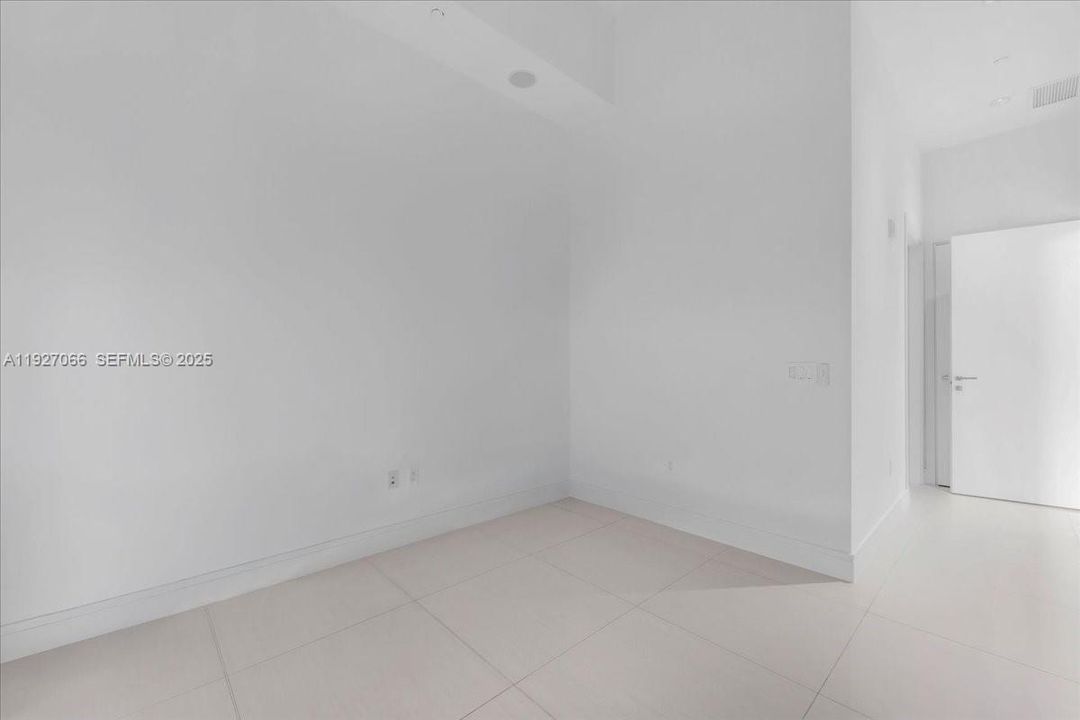 En Venta: $1,270,000 (2 camas, 3 baños, 1400 Pies cuadrados)