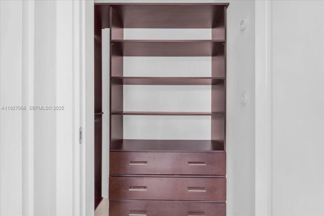 En Venta: $1,270,000 (2 camas, 3 baños, 1400 Pies cuadrados)