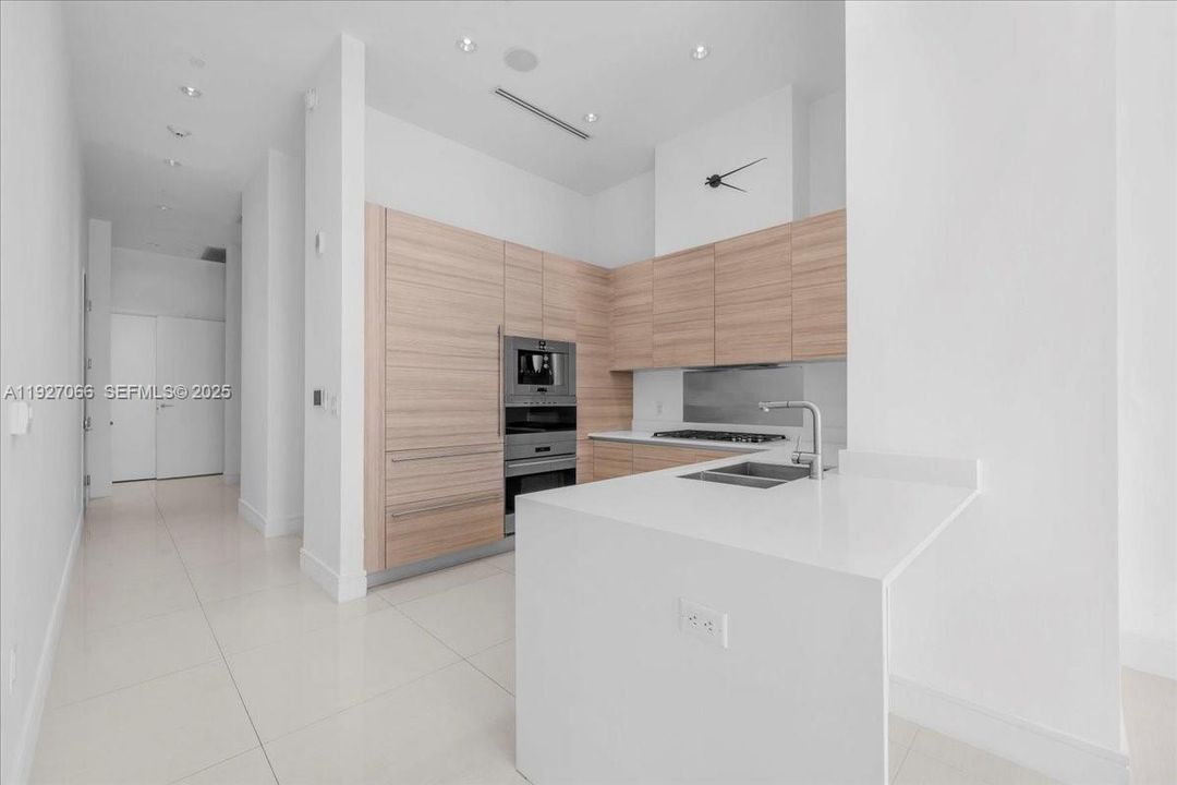 En Venta: $1,270,000 (2 camas, 3 baños, 1400 Pies cuadrados)