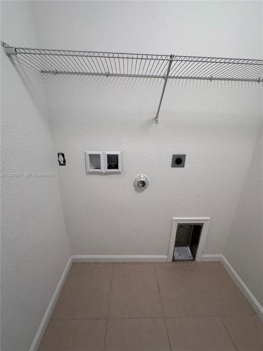 出租: $2,249 (3 贝兹, 2 浴室, 1477 平方英尺)