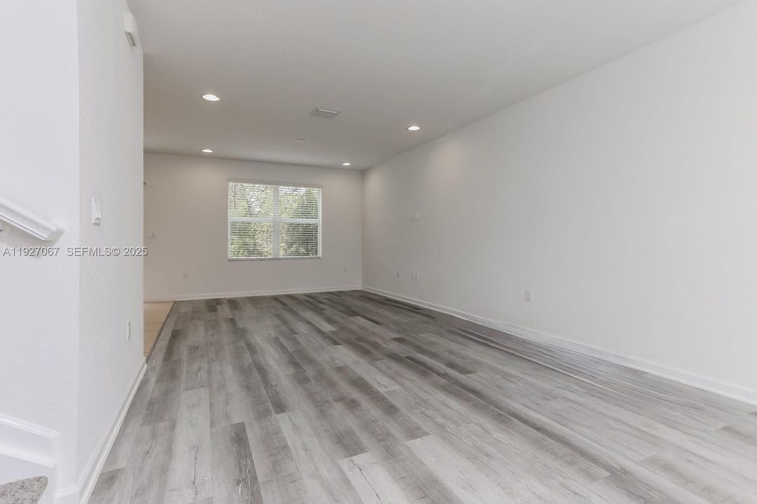 出租: $2,249 (3 贝兹, 2 浴室, 1477 平方英尺)