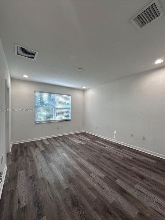 出租: $2,249 (3 贝兹, 2 浴室, 1477 平方英尺)