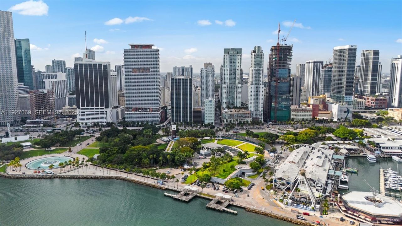 For Sale: $319,900 (1 beds, 1 baths, 651 Square Feet)