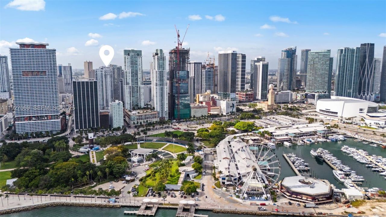 For Sale: $319,900 (1 beds, 1 baths, 651 Square Feet)