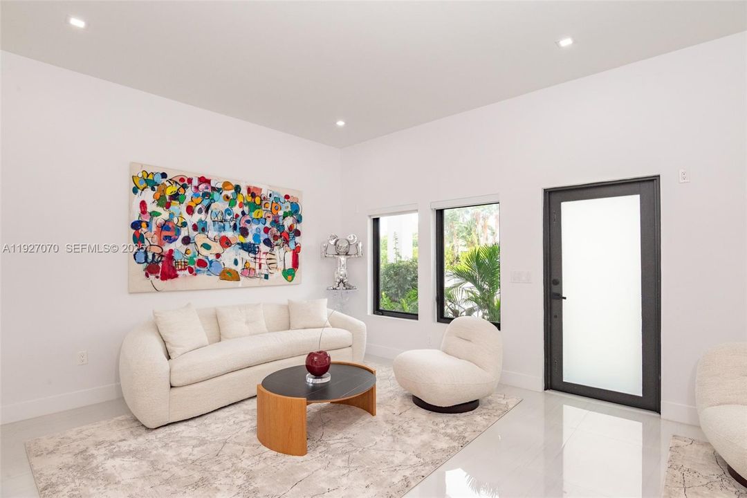 En Venta: $3,000,000 (5 camas, 5 baños, 2884 Pies cuadrados)