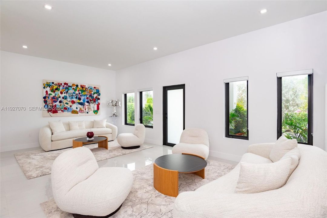 En Venta: $3,000,000 (5 camas, 5 baños, 2884 Pies cuadrados)