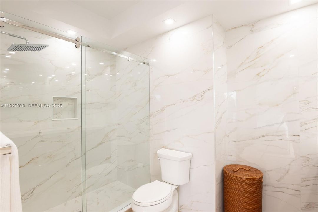 En Venta: $3,000,000 (5 camas, 5 baños, 2884 Pies cuadrados)