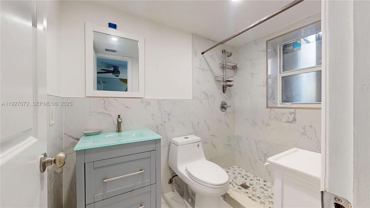 待售: $315,000 (2 贝兹, 2 浴室, 938 平方英尺)