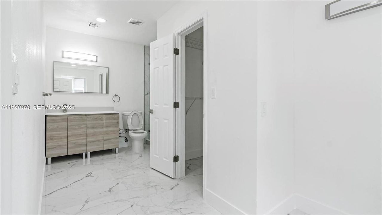 En Venta: $649,999 (4 camas, 2 baños, 1671 Pies cuadrados)