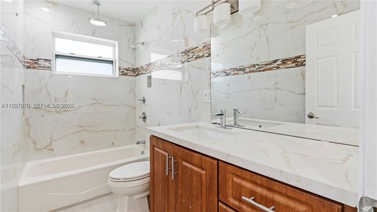 En Venta: $649,999 (4 camas, 2 baños, 1671 Pies cuadrados)