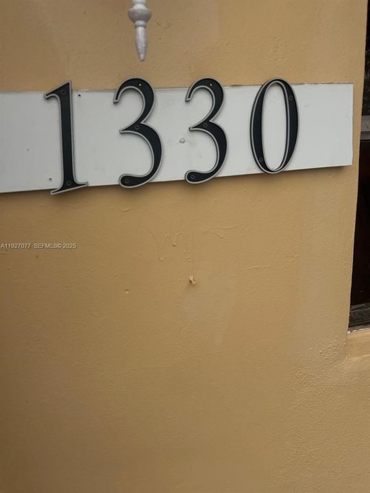 В аренду: $1,300 (1 спален, 1 ванн, 1782 Квадратных фут)