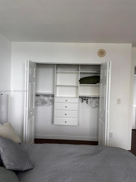 For Rent: $3,350 (1 beds, 1 baths, 750 Square Feet)