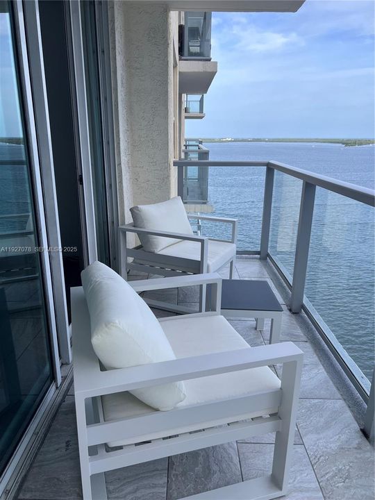 For Rent: $3,350 (1 beds, 1 baths, 750 Square Feet)