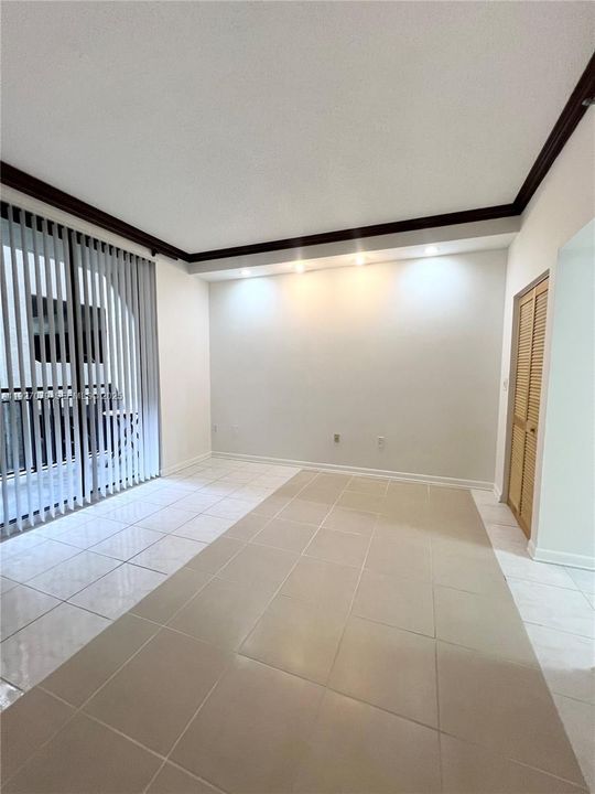 出租: $2,300 (1 贝兹, 1 浴室, 640 平方英尺)