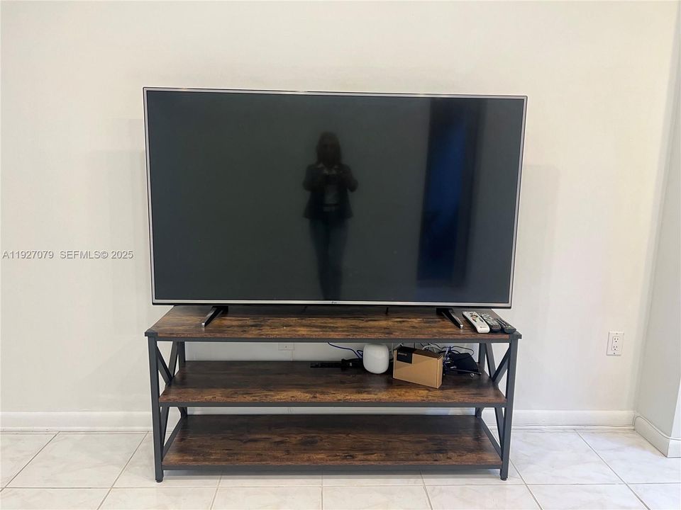 出租: $2,300 (1 贝兹, 1 浴室, 640 平方英尺)