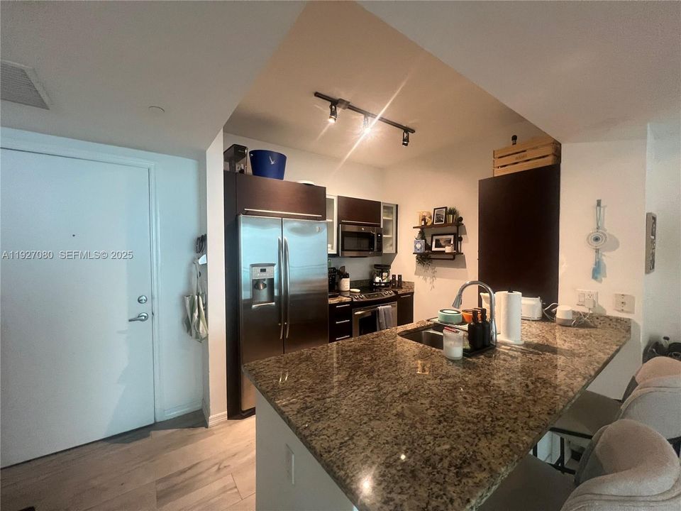 出租: $2,750 (1 贝兹, 1 浴室, 692 平方英尺)