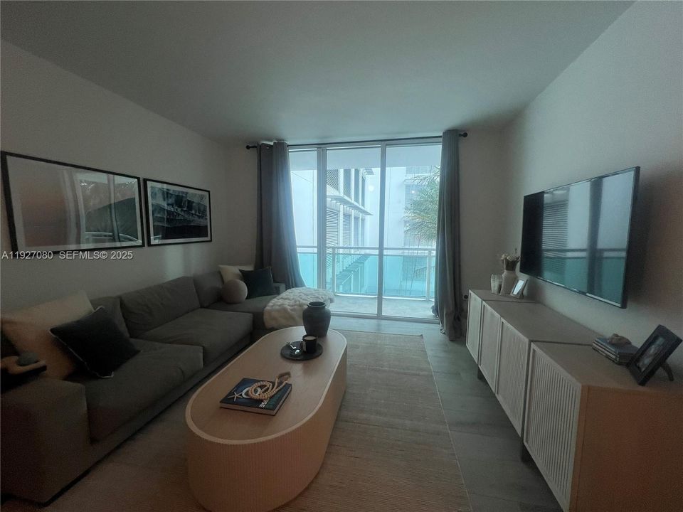 出租: $2,750 (1 贝兹, 1 浴室, 692 平方英尺)