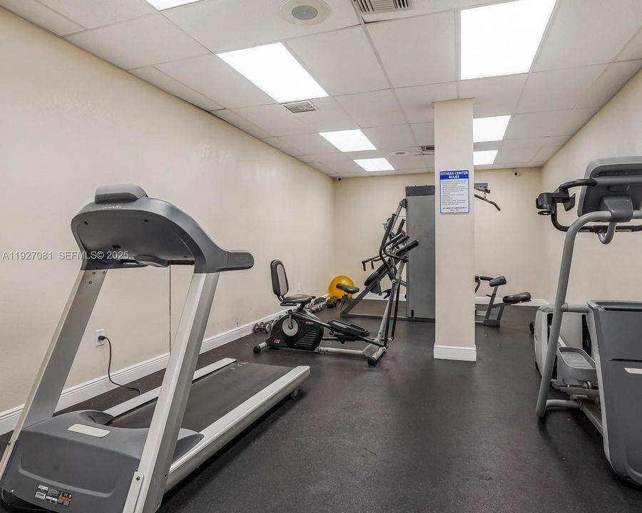 待售: $155,000 (2 贝兹, 2 浴室, 1075 平方英尺)