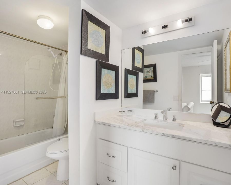 待售: $155,000 (2 贝兹, 2 浴室, 1075 平方英尺)