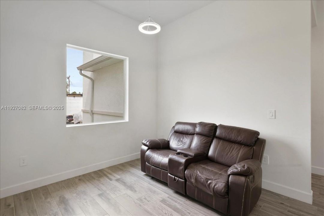 En Venta: $284,900 (3 camas, 2 baños, 0 Pies cuadrados)