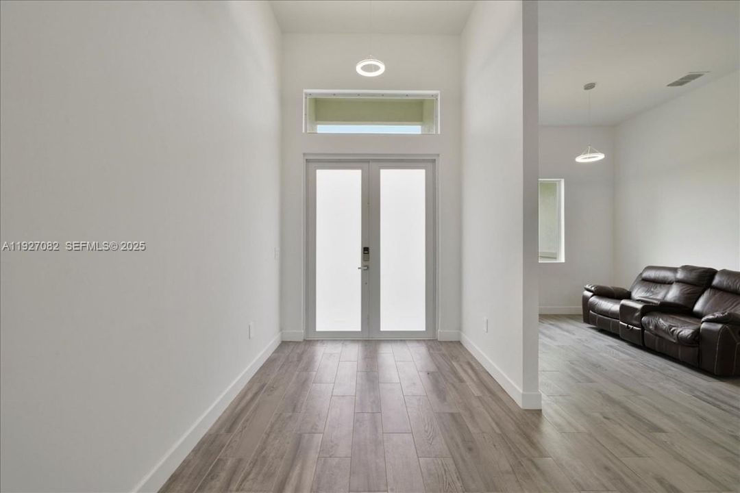 En Venta: $284,900 (3 camas, 2 baños, 0 Pies cuadrados)