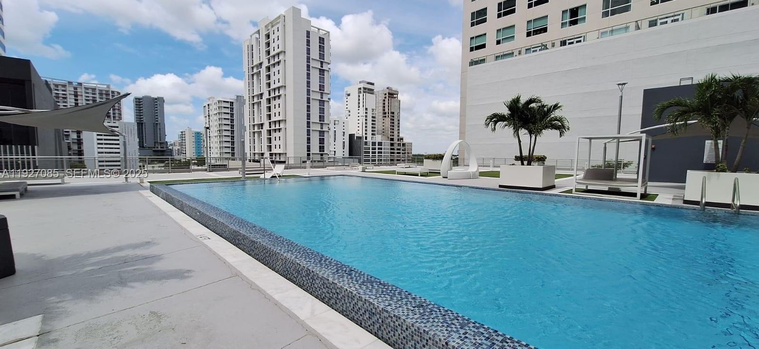 На продажу: $459,900 (2 спален, 2 ванн, 1113 Квадратных фут)