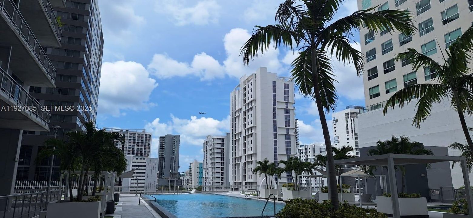 На продажу: $459,900 (2 спален, 2 ванн, 1113 Квадратных фут)