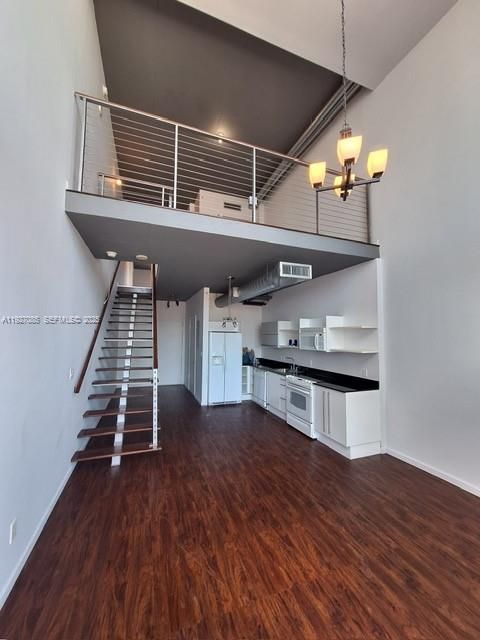 На продажу: $459,900 (2 спален, 2 ванн, 1113 Квадратных фут)