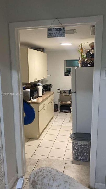 For Sale: $1,400,000 (5 beds, 2 baths, 2410 Square Feet)