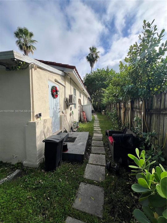 For Sale: $1,400,000 (5 beds, 2 baths, 2410 Square Feet)