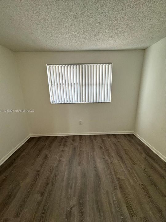 В аренду: $2,000 (2 спален, 2 ванн, 986 Квадратных фут)