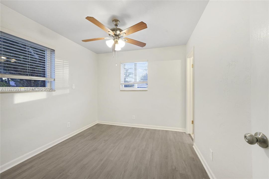 待售: $469,900 (3 贝兹, 2 浴室, 1176 平方英尺)