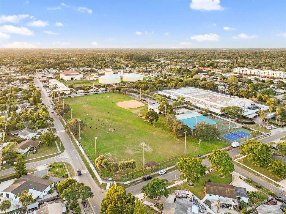 待售: $469,900 (3 贝兹, 2 浴室, 1176 平方英尺)